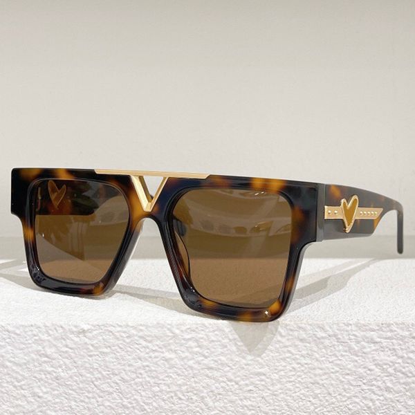 mens and womens popular 1set fashion sunglasses eyewear z1609 oversized square frame unique temple design shows brand personality uv protect, White;black
mens and womens popular 1set fashion sunglasses eyewear z1609 oversized square frame unique temple design shows brand personality uv protect, White;black