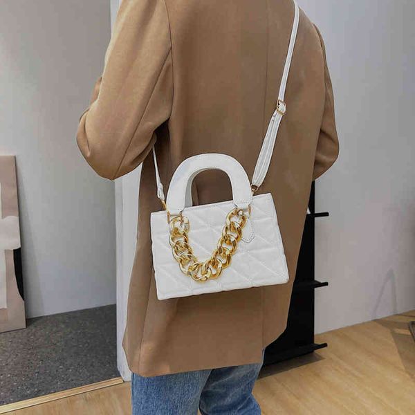 handbag women's fashion chain rhombic lattice 2022 new style cross smallbag versatile high-grade texture one shoulder small square bag
handbag women's fashion chain rhombic lattice 2022 new style cross smallbag versatile high-grade texture one shoulder small square bag