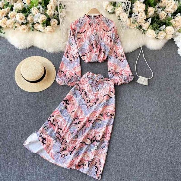 spring style temperament suit ladies shirt retro printing mid length skirt fashionable two piece c290 210507, White
spring style temperament suit ladies shirt retro printing mid length skirt fashionable two piece c290 210507, White
