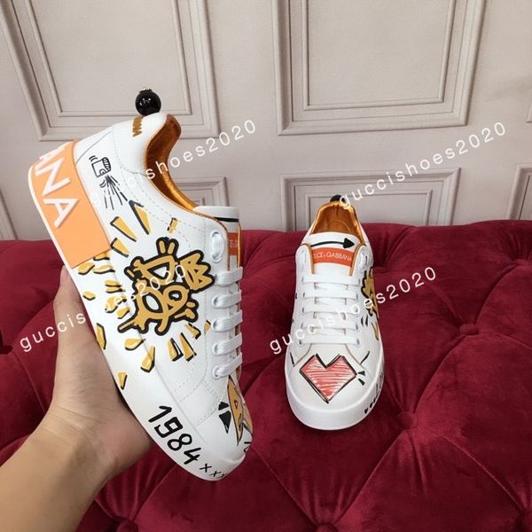 2022 women designer shoe martin boot western crystal bee star desert rain boots platform shoes athletic & outdoor size34-45, Black
2022 women designer shoe martin boot western crystal bee star desert rain boots platform shoes athletic & outdoor size34-45, Black