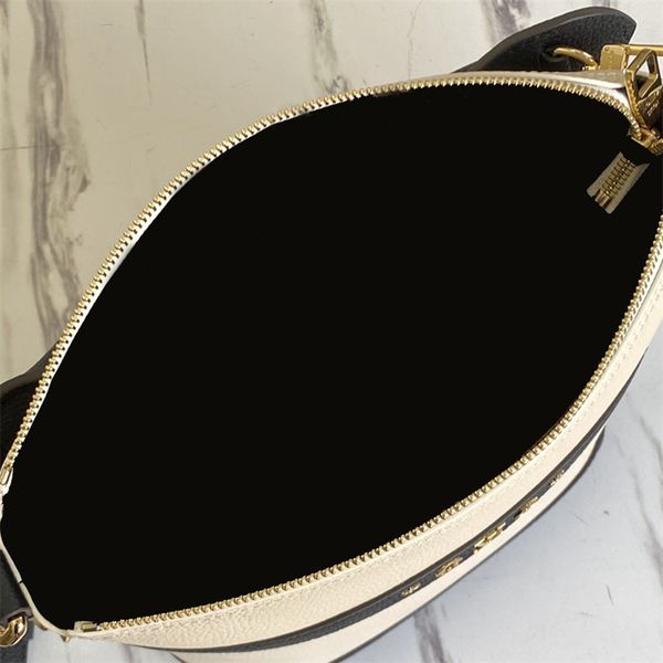 022 new fashion diagonal shoulder bag joker banquet goddess fan simple black and white stitching messenger bag
022 new fashion diagonal shoulder bag joker banquet goddess fan simple black and white stitching messenger bag
