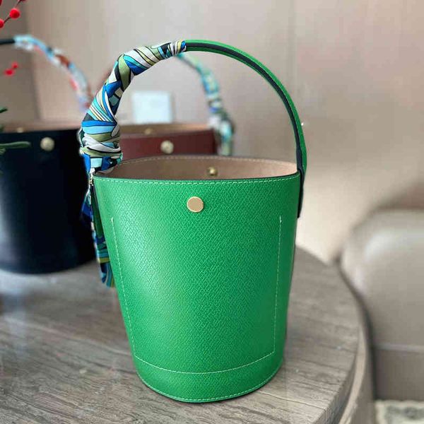 women luxurys designers designer bucket bags women buckle handbag shoulder purse leather female luxury tote 220401 zhouzhoubao123
women luxurys designers designer bucket bags women buckle handbag shoulder purse leather female luxury tote 220401 zhouzhoubao123