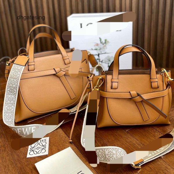 shoulder loews bags layer designer bag woman cow leather large capacity tote single messenger portable women's shopping
shoulder loews bags layer designer bag woman cow leather large capacity tote single messenger portable women's shopping