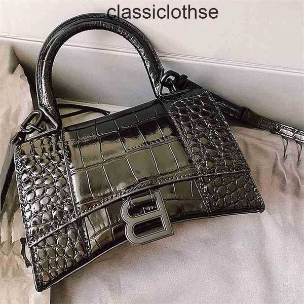 designer balencaigass handbags b 2022 hourglasss high version leather women's crocodile handbag single shoulder messenger bag
designer balencaigass handbags b 2022 hourglasss high version leather women's crocodile handbag single shoulder messenger bag