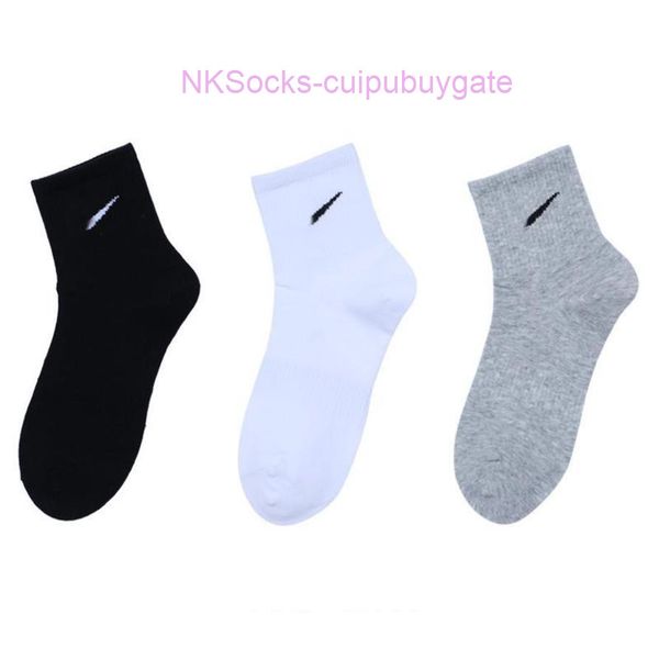 classic fashion men's socks gift box stockings hook brand black white gray medium tube sports cotton sweat absorbing sock men women lux
classic fashion men's socks gift box stockings hook brand black white gray medium tube sports cotton sweat absorbing sock men women lux