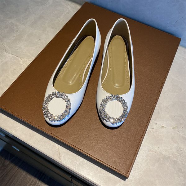 2022 new winter fashion flat shoes women's shoes solid color leisure party diamond, Black
2022 new winter fashion flat shoes women's shoes solid color leisure party diamond, Black