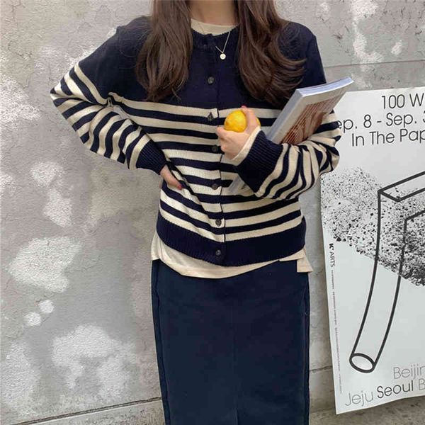 women's polos autumn korean version loose college style striped knitted long sleeved sweater cardigan coat tngb, White
women's polos autumn korean version loose college style striped knitted long sleeved sweater cardigan coat tngb, White