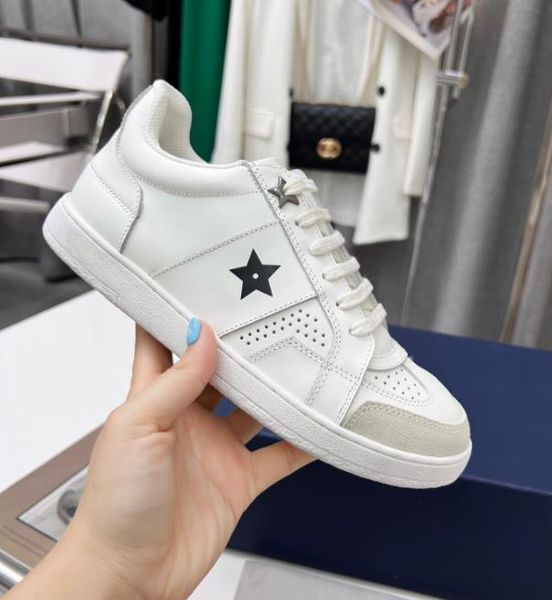 designer luxury men women casual shoes fabric suede effect calfskin nylon reflective sneakers velvet mixed fiber fashion quality
designer luxury men women casual shoes fabric suede effect calfskin nylon reflective sneakers velvet mixed fiber fashion quality