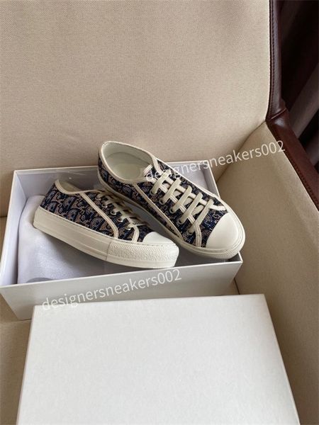 2022 latest men womens sports shoes solid color series simple fashionable leather material comfortable and soft gczx220411, Black
2022 latest men womens sports shoes solid color series simple fashionable leather material comfortable and soft gczx220411, Black
