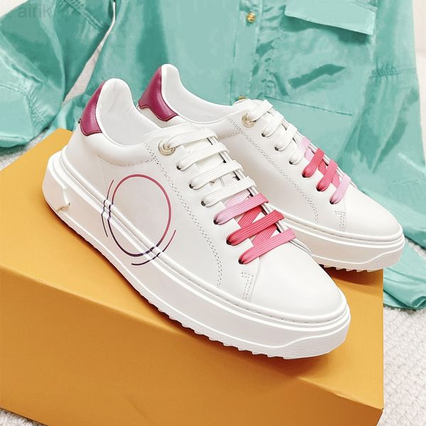 2022 spring designer thick bottom small white shoes 3d embossed leather couple low cut skateboard sneakers women leisure sports, Black
2022 spring designer thick bottom small white shoes 3d embossed leather couple low cut skateboard sneakers women leisure sports, Black