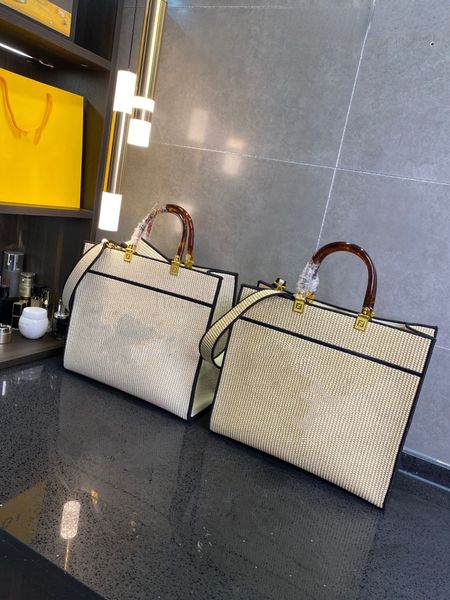 38cm lius luxury designer bag necessary summer straw bags lafite grass hand woven capacity big size smart appearance handbag
38cm lius luxury designer bag necessary summer straw bags lafite grass hand woven capacity big size smart appearance handbag