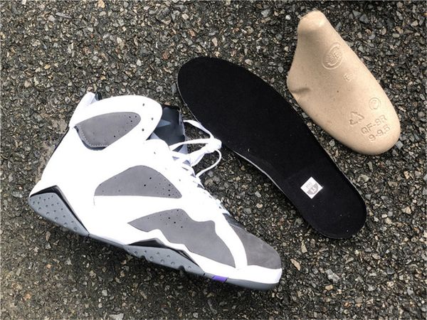 shoes authentic 7 flint men outdoor cu9307-100 white grey black varsity purple suede sports sneakers, White;red
shoes authentic 7 flint men outdoor cu9307-100 white grey black varsity purple suede sports sneakers, White;red