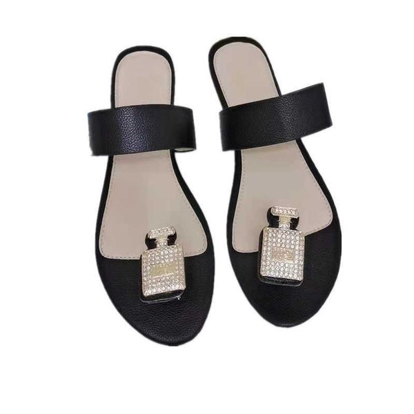 2022 designer women's diamond slip on slides flats sandals shoes thong toe slide sandal slippers pu leather silver black flip flops wed
2022 designer women's diamond slip on slides flats sandals shoes thong toe slide sandal slippers pu leather silver black flip flops wed