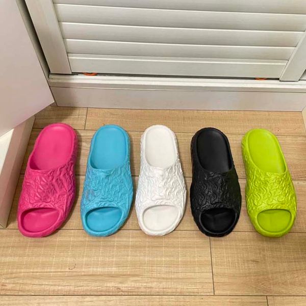 2022fsz designer rubber slipper sandals blue black white red fluorescent green webbing fashion men's slippers women's beach slippe
2022fsz designer rubber slipper sandals blue black white red fluorescent green webbing fashion men's slippers women's beach slippe