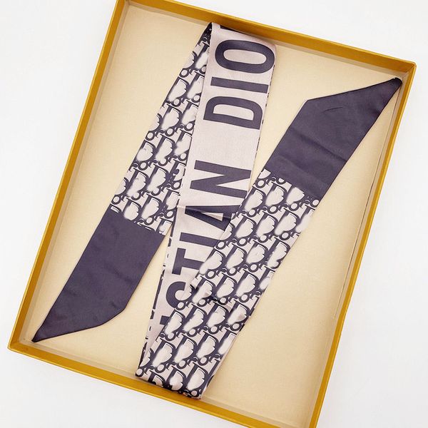 2022 luxury designer design woman's scarf, fashion letter copy handbag scarves, neckties, hair bundles ,100% silk material wraps size:8, Blue;gray
2022 luxury designer design woman's scarf, fashion letter copy handbag scarves, neckties, hair bundles ,100% silk material wraps size:8, Blue;gray