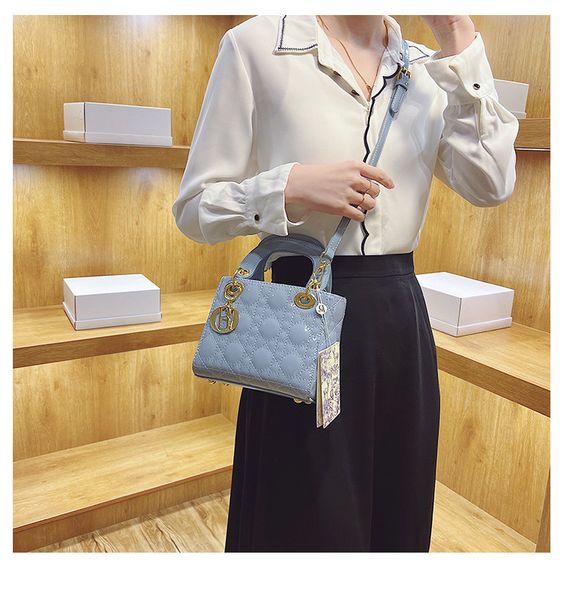 designer bags women's 2022 new fashion chain handbag texture versatile one shoulder messenger
designer bags women's 2022 new fashion chain handbag texture versatile one shoulder messenger