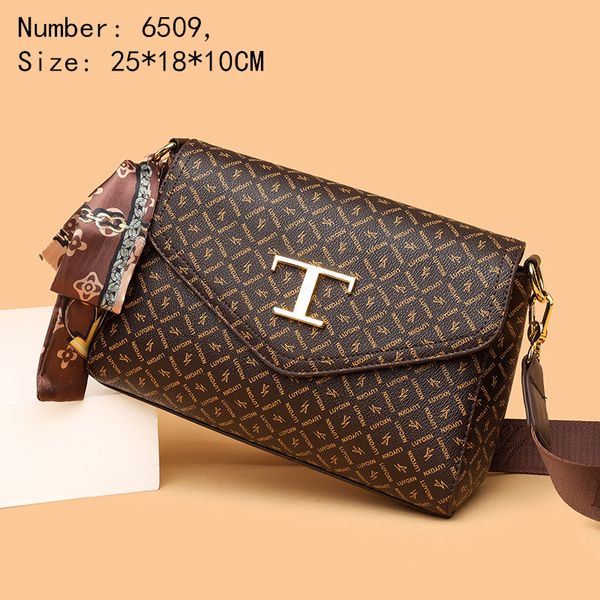 ladies leathers shoulder bags simple joker solid color leather handbag clamshell ribbon decorative fashion backpack elegant classic retro pr
ladies leathers shoulder bags simple joker solid color leather handbag clamshell ribbon decorative fashion backpack elegant classic retro pr