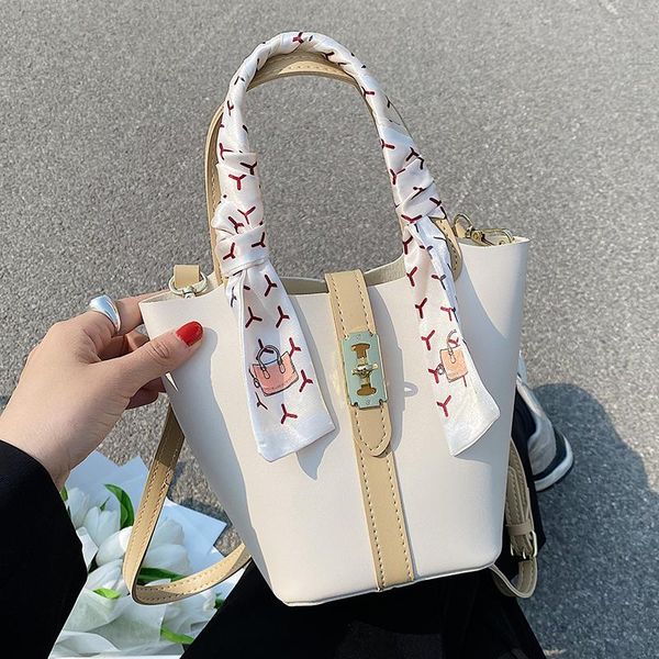 evening bags 2022 summer women's small pu leather bucket shoulder crossbody fashion brand designer trendy ribbon handbags sweet totes
evening bags 2022 summer women's small pu leather bucket shoulder crossbody fashion brand designer trendy ribbon handbags sweet totes