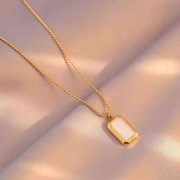 designer compare with the original cnet red same 14k gold wave bead chain square white fritillaria cold wind high-grade feeling double-sided, Silver
designer compare with the original cnet red same 14k gold wave bead chain square white fritillaria cold wind high-grade feeling double-sided, Silver