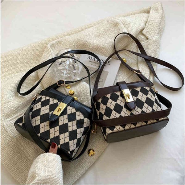 the new designer handbags women's fashion bag pu lingge shoulder autumn and winter 2022 trend lock bucket crossbody handbag
the new designer handbags women's fashion bag pu lingge shoulder autumn and winter 2022 trend lock bucket crossbody handbag