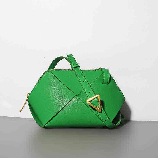 designers bags 2022 spring and summer new woven bag yuanbao small design single shoulder messenger bag real cowhide women's
designers bags 2022 spring and summer new woven bag yuanbao small design single shoulder messenger bag real cowhide women's