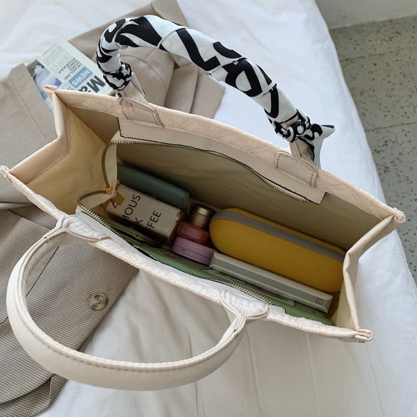 high capacity totes women famous brand design handbags for women travel beach bag female purse and tote shoulder bag holographic
high capacity totes women famous brand design handbags for women travel beach bag female purse and tote shoulder bag holographic
