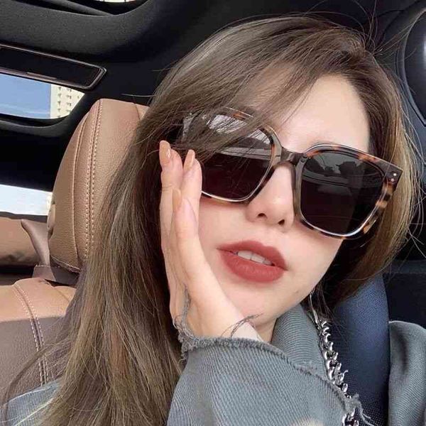 sunglasses gm female jenny the same milky white tortoiseshell color large face thin frame sunglasses ha9i, White;black
sunglasses gm female jenny the same milky white tortoiseshell color large face thin frame sunglasses ha9i, White;black