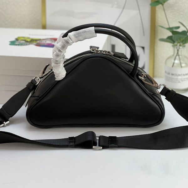 cowhide quality womens famous brand shoulder bag 2022 new unique cool triangle design fashion diagonal bag classic versatile zipper tote bag
cowhide quality womens famous brand shoulder bag 2022 new unique cool triangle design fashion diagonal bag classic versatile zipper tote bag