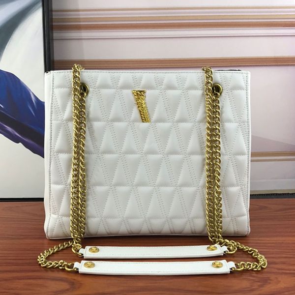quilting handbag tote bag sheepskin leather printed lining interior zip pocket gold chain hardware plain women shopping shoulder bag
quilting handbag tote bag sheepskin leather printed lining interior zip pocket gold chain hardware plain women shopping shoulder bag