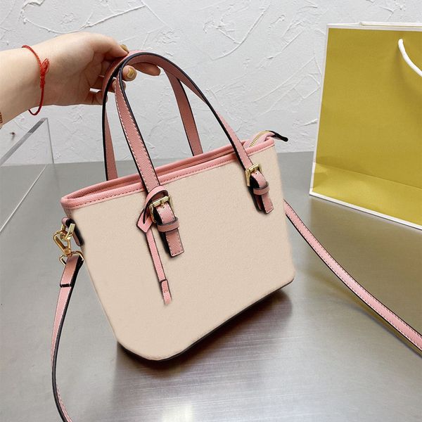 2022 shopping bags luxurys designers ladies high handbag women fashion mother handbags large capacity bag shoulder purse totes, Red;black
2022 shopping bags luxurys designers ladies high handbag women fashion mother handbags large capacity bag shoulder purse totes, Red;black