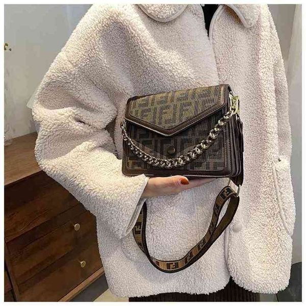 802022 new luxury bags accessories bag simple and fashionable printing single diagonal texture foreign style smallwomens fashion bags
802022 new luxury bags accessories bag simple and fashionable printing single diagonal texture foreign style smallwomens fashion bags