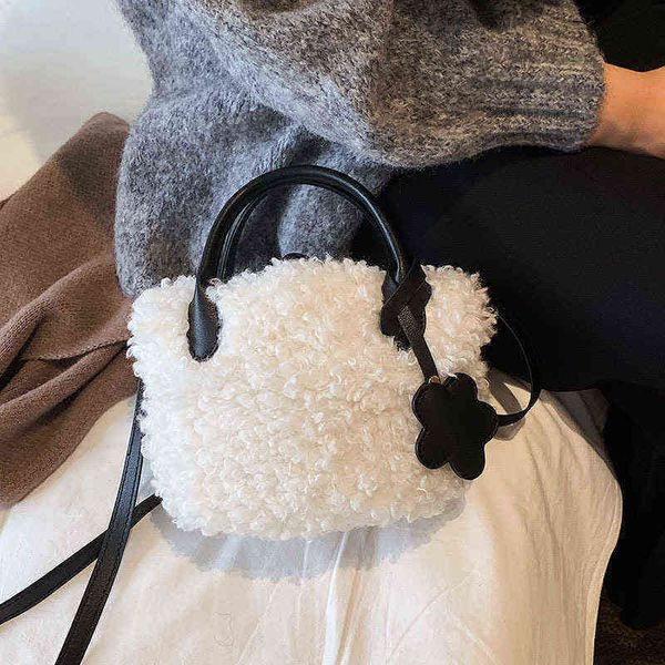 plush bag women's large capacity new fashion autumn winter texture single shoulder messenger bag portable 220509
plush bag women's large capacity new fashion autumn winter texture single shoulder messenger bag portable 220509