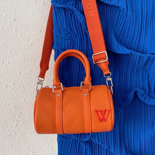 fashion cross bags 2022 luxury designer solid color leather canvas strap diagonal underarm bag retro casual temperament versatile high sense
fashion cross bags 2022 luxury designer solid color leather canvas strap diagonal underarm bag retro casual temperament versatile high sense