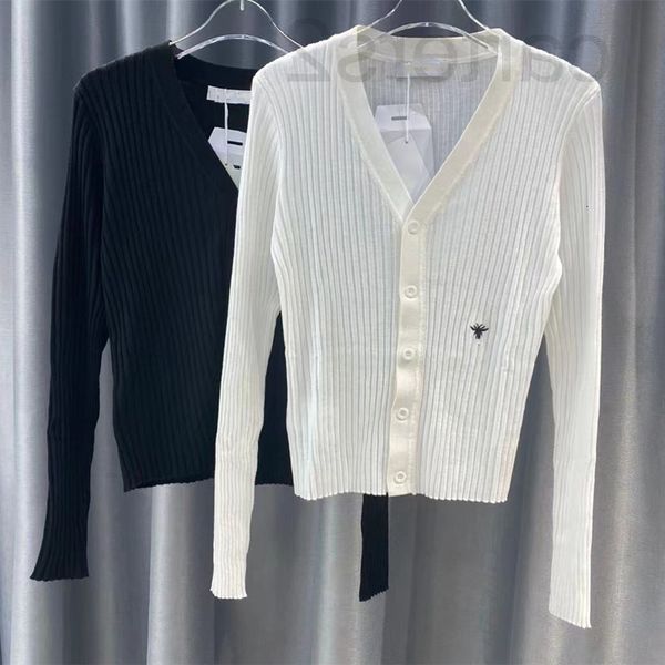 women's knits & tees designer straight 2022 early autumn new slim fit temperament knitted v-neck long sleeved cardigan coat hair shirt, White
women's knits & tees designer straight 2022 early autumn new slim fit temperament knitted v-neck long sleeved cardigan coat hair shirt, White