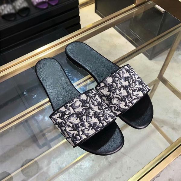 2021 new black green letter sandals flops genuine leather slippers red ladies sandals flat summer outdoor beach women shoes with box ska
2021 new black green letter sandals flops genuine leather slippers red ladies sandals flat summer outdoor beach women shoes with box ska