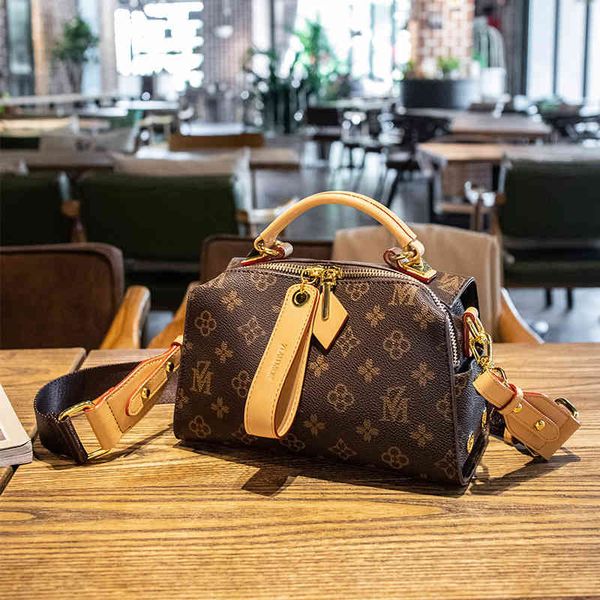 bags handbags portable women's bag 2022 new autumn versatile leisure boston ins net red fashion one shoulder messenger, Black;red
bags handbags portable women's bag 2022 new autumn versatile leisure boston ins net red fashion one shoulder messenger, Black;red