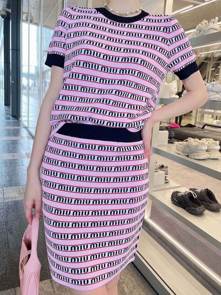 two piece dress designer 22 early spring new color blocking letter stripe round neck short sleeve knit small a-bag hip skirt set jvoy, White
two piece dress designer 22 early spring new color blocking letter stripe round neck short sleeve knit small a-bag hip skirt set jvoy, White