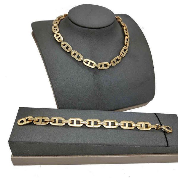 necklace new heavy industry brass gold high-end fashion necklace and hand decoration, Black
necklace new heavy industry brass gold high-end fashion necklace and hand decoration, Black