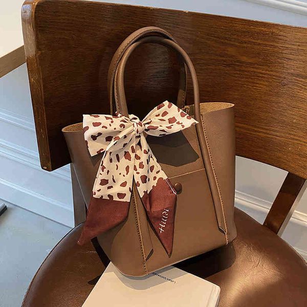 2022 luxury brand fashion design versatile ladies bags popular small new women's autumn winter msenger portable bucket
2022 luxury brand fashion design versatile ladies bags popular small new women's autumn winter msenger portable bucket