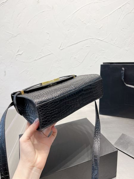 designer bag luxury women bag manhattan handheld one-shoulder cross-shoulder metal button black fashion versatile original cowhide 5a qualit
designer bag luxury women bag manhattan handheld one-shoulder cross-shoulder metal button black fashion versatile original cowhide 5a qualit