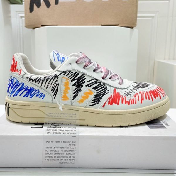 2022 luxury designer couple models basketball shoes fabric rubber outsole vejas joint graffiti low-casual shoe latest fashion trend high gan, Black
2022 luxury designer couple models basketball shoes fabric rubber outsole vejas joint graffiti low-casual shoe latest fashion trend high gan, Black