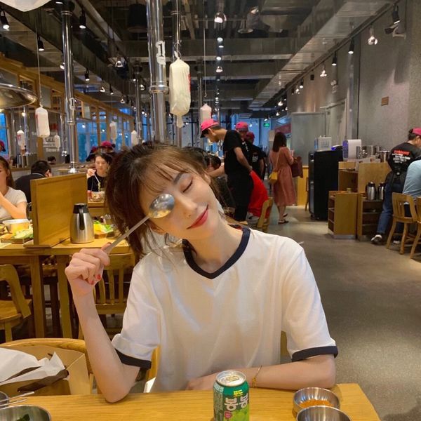 women's t-shirt designer tom 2022 spring / summer new couple's color blocking bonded round neck tb short sleeve t-shirt men's, White
women's t-shirt designer tom 2022 spring / summer new couple's color blocking bonded round neck tb short sleeve t-shirt men's, White