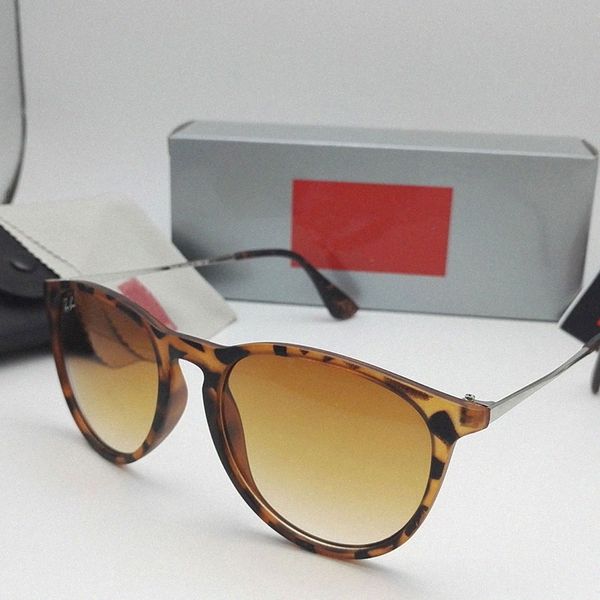 2021 fashion sunglasses eyewear sun glasses designer mens womens brown cases black metal frame dark lenses for 6245#, White;black
2021 fashion sunglasses eyewear sun glasses designer mens womens brown cases black metal frame dark lenses for 6245#, White;black