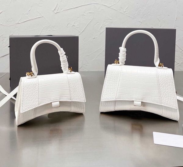 designer fashion shoulder bag women handbag temperament fashion luxury cross body bag
designer fashion shoulder bag women handbag temperament fashion luxury cross body bag