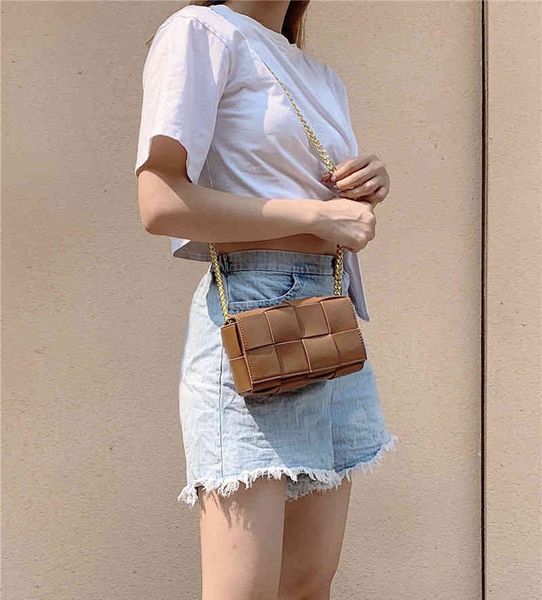 original edition brand handbags bottegass venetas's designer divani women's jodie bag woven leather pillow chest waist small squar
original edition brand handbags bottegass venetas's designer divani women's jodie bag woven leather pillow chest waist small squar