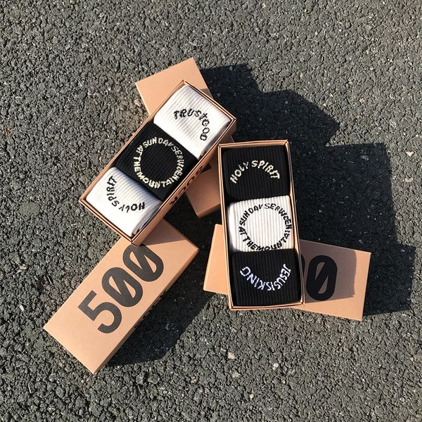 socks man sunday wervice fashion crew sports letter embroidery trend hip hop cotton socks 3 pairs/box cx220322, Black 
socks man sunday wervice fashion crew sports letter embroidery trend hip hop cotton socks 3 pairs/box cx220322, Black