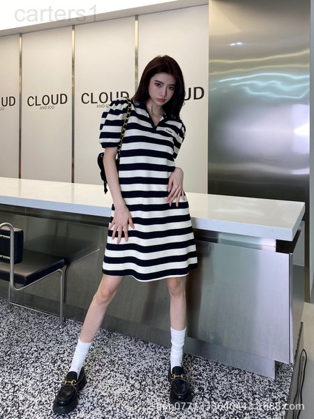 casual dresses designer chaopai 22 spring and summer new polo collar bubble sleeve striped dress with small wing embroidery at the neckline, Black;gray
casual dresses designer chaopai 22 spring and summer new polo collar bubble sleeve striped dress with small wing embroidery at the neckline, Black;gray