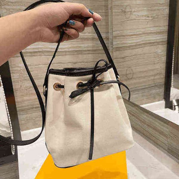 bags drawstring women bucket fashion handbag large capacity messenger retro crossbody classic designer leather ladies wallet 1030
bags drawstring women bucket fashion handbag large capacity messenger retro crossbody classic designer leather ladies wallet 1030