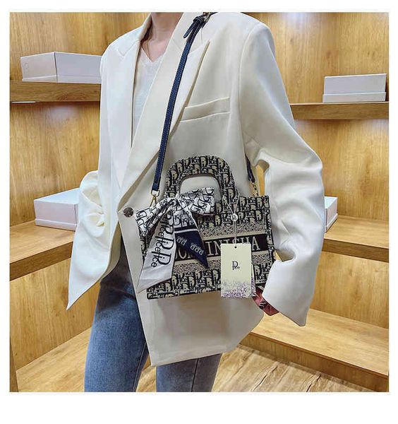 2022 new luxury bags off shopping hand high sense tote canvas one bagwomen's fashion bags
2022 new luxury bags off shopping hand high sense tote canvas one bagwomen's fashion bags
