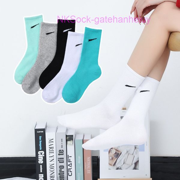 classic fashion men's hook brand socks middle tube sports moisture absorption sock casual men women luxury wear medium short sportsocks, Black
classic fashion men's hook brand socks middle tube sports moisture absorption sock casual men women luxury wear medium short sportsocks, Black